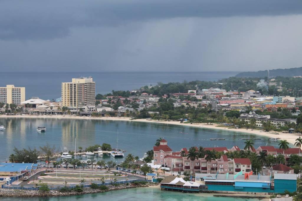 The View At Mystic Ridge Penthouse 78A Apartment Ocho Rios Room photo